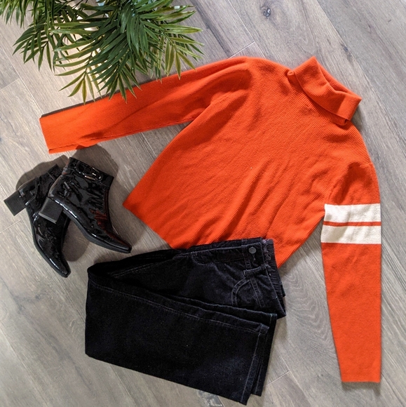 Retro Turtle Neck Sweater - Picture 1 of 3